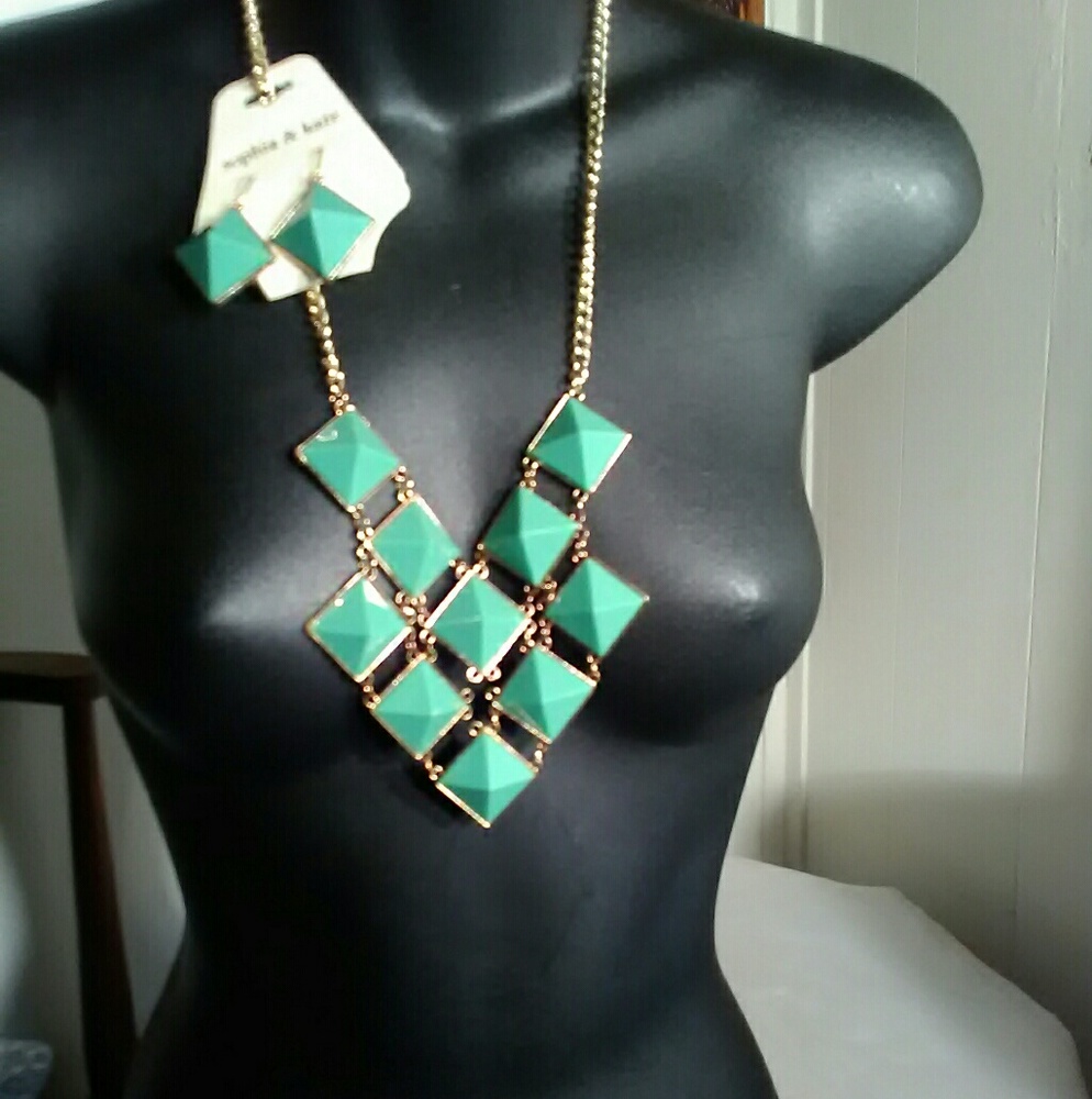 Fashion Statement Necklace/Earrings - Picture 2 of 3